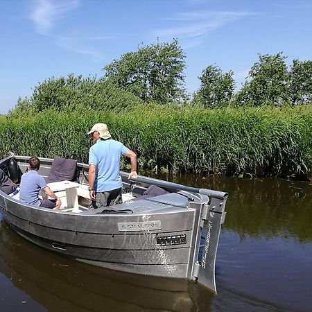b&b het Herenhuys aan de historische gracht van Kollum Buitenkant foto