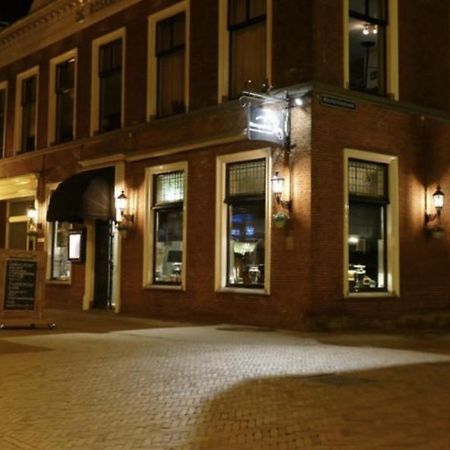 b&b het Herenhuys aan de historische gracht van Kollum Buitenkant foto