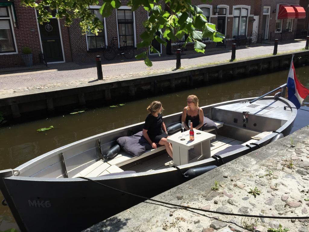 b&b het Herenhuys aan de historische gracht van Kollum Buitenkant foto